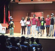 Los artistas de la corporación creación mágica  presentaron su obra Villa Estigma por primera vez en la Torre del Reloj. La Opinión