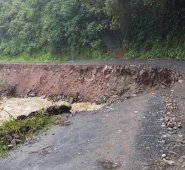 Desde La Lejía hasta el puente de Tencalá no hay paso vehicular, lo que no permite el transporte de alimentos. Roberto Ospino