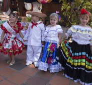 Los niños vistieron atuendos alusivos a cada región. Juan Pablo Cohen