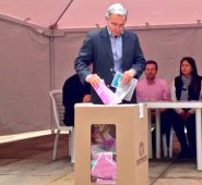 Uribe advirtió que sería un mal ejemplo si en un futuro se permite la elegibilidad política de las Farc. Tomada de Twitter