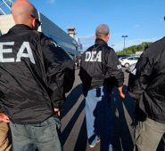 El extraditado era un conducto de bajo nivel, pero crucial, entre narcotraficantes de varias naciones y miembros de las fuerzas armadas de Venezuela en la agreste región occidental de ese país, el estado Apure. Internet