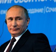 Los ciudadanos turcos sin contratos laborales o civiles firmados antes del 31 de diciembre de 2015 no tendrán autorización para trabajar en territorio ruso, según el gobierno de Putin. Archivo