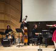 Elizabeth Niño no solo domina el ukulele sino la guitarra, el piano, el violonchello y la flauta. Cortesía