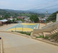 Nueva Esperanza fue el primer barrio de cúcuta beneficiado con el programa del BID. Allí se construyó un polideportivo, se pavimentaron algunas vías y se instalaron redes de acueducto y alcantarillado. Archivo