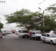 En las afueras de la terminal de transporte de Cúcuta los transportadores piratas se mueven como pez en el agua. Juan Pablo Cohen