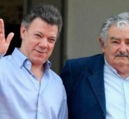 José 'Pepe' Mujica (derecha) dijo que tiene muy buenas relaciones con el presidente Juan Manuel Santos. Archivo