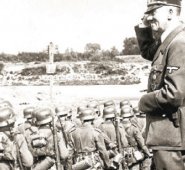 El afán de dominio y la soberbia del pueblo alemán impulsaron a Hitler considerarse el dueño del mundo. Archivo