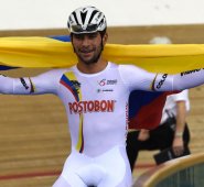 Fernando Gaviria ganó nuevamente el título mundial de ómnium. AFP