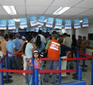 Las personas que se acojan a la ley de insolvencia financiera no pueden acceder a ningún tipo de crédito mientras paguen sus deudas y solo un año después se empezará a normalizar su historial crediticio. Archivo