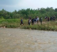 Autoridades venezolanas en el lugar en donde fue encontrada una mujer asesinada. Andrés González