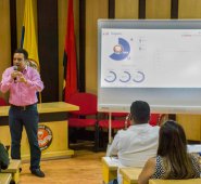 Mario Zambrano, cordinador de ‘cúcuta cómo vamos’, reveló que, según la segunda encuesta de percepción ciudadana, el 64% de los cucuteños se sienten orgullosos de la ciudad, una cifra que bajó ocho puntos porcentuales en relación a 2014. El programa, apoyado por La Opinión, la Cámara de Comercio de Cúcuta, la Universidad Libre, la Fundación Corona, Fundescat y Findeter, busca dar herramientas para la creación de políticas públicas que permitan dar soluciones a los problemas de la ciudad. Juan Pablo Bayona
