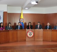 Según el artículo noveno del Acto Legislativo 02 de 2015 la reelección puede generar dificultades a la democracia. Colprensa