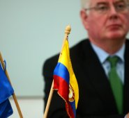 Eamon Gilmore, enviado especial de la Unión Europea (UE) para la paz de Colombia, ofreció una rueda de prensa. AFP