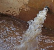 La única planta que les bombeaba agua a las 400 familias de Guaramito salió del servicio y ahora no cuentan con el líquido para su consumo. Mario Caicedo