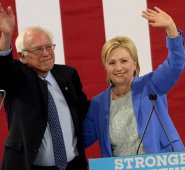 Bernie Sanders y Hillary Clinton. AFP