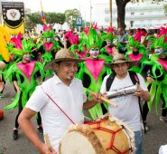 Comparsas multicoloresinvadieron la avenida Gran Colombia en el inicio de las fiestas de Cúcuta. Luis Estévez
