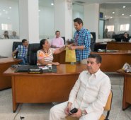 En medio de una votación secreta, 17 de los 19 concejales de Cúcuta eligieron a Martín Eduardo Herrera León (centro), como nuevo personero de la ciudad para el periodo 2016-2020. Juan Pablo Bayona