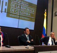 Supuestamente Jorge Ignacio Pretelt solicitó, en su condición de magistrado, dádivas para tramitar una tutela. Esta es la nueva mesa directiva del Senado: Mauricio Lizcano (centro), presidente, Daira Galvis (izquierda), primera vicepresidenta e Iván Name, segundo vicepresidente. Colprensa