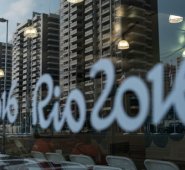 Varias delegaciones de diferentes países del mundo ya comienza a llegar a la Villa Olímpica. AFP