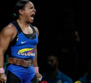 La samaria salió en el arranque con 100 kilos, pero luego no pudo con los 104 que dispuso para alzar y perdió su segundo y tercer intento. Colprensa