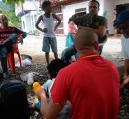 Muchos de ellos, en vez de pedir la deportación voluntaria, han optado por internarse en la zona selvática ubicada en la frontera colombo-panameña. AFP