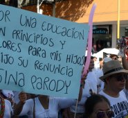 Miles de personas salieron a marchar este miércoles a las 3 de la tarde desde el parque Los Fundadores hasta el parque Santander. Rodrigo Sandoval