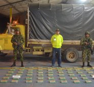 Según las autoridades, con este golpe se debilitan las finanzas del Ejército de Liberación Nacional, que insiste en fortalecerse a través del narcotráfico. Ejército Nacional