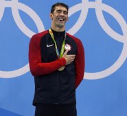 El estadounidense, no obstante, demostró su clase una vez más y ganó con autoridad en 1.56.36 minutos. AFP