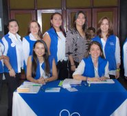 Liset Gómez, Clara Inés Londoño, Maritza Pabón, Ana Raquel Gálvez, Karina Quintero, Deicy Gélvez, Martha Martínez, Eva Garnica y Mónica Jaimes. Sentadas: Jennifer Arango y Clara Velásquez.   Luis Estévez