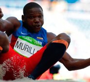 Murillo logró el salto que le dio el diploma olímpico en su segundo intento. AFP