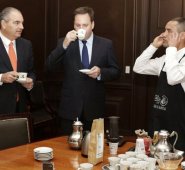 El ministro de Agricultura, Aurelio Iragorri (izquierda), sostuvo una reunión con el ministro de Comercio Turismo e Inversiones de Australia, Steven Ciobo. Cortesía