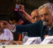 El expresidente uruguayo José Mujica dijo que fue presidente de su país “no por haber sido guerrillero, sino porque cuando salí (de la cárcel) me rompí el alma por mi pueblo”, con el objetivo de desmitificar aquello de que las Farc muy pronto podrían tomarse el poder. Raúl Arboleda | AFP