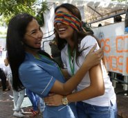 El propósito de la 'Abrazatón por el perdón y la reconciliación' era sensibilizar a los colombianos. Juan Pablo Cohen