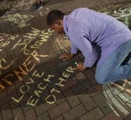 Mientras los habitantes de Charlotte exigen que se haga público el video, la policía dice que una divulgación prematura interferiría con la investigación de las autoridades. AFP
