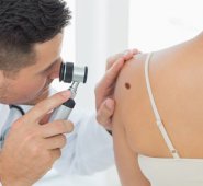 Estudios realizados por expertos en el tema señalan que en los últimos años se han duplicado los pacientes con cáncer de piel en Colombia. Colprensa