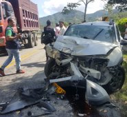 Uno de los conductores invadió el carril chocando de frente contra el otro automotor. Javier Sarabia