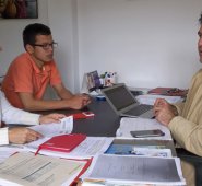 El director de la Cámara mde Comercio, Carlos Solano, se reunió con Liliana Valencia, asesora de la Confederación Colombiana de Cámaras de Comercio. Cortesía