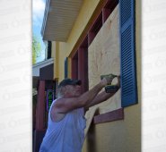 El huracán comenzaba a alejarse de Florida para dirigirse hacia el norte a 19 km/h, rumbo a Georgia, Carolina del Sur y Carolina del Norte. AFP