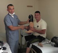 El carro-taller estará por unos días en el Cantón Militar San Jorge entregando las prótesis de los militares valorados.Esta campaña espera beneficiar a más de 3 mil amputados en toda Colombia. Cortesía