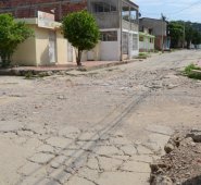 La calle 6 con avenida 2 de Chapinero es una de las vías más deterioradas. En La Victoria sobresalen las calles 2 y 3 con avenida 2. Rodrigo Sandoval