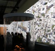La exposición muestra la ciudad días antes de ser tomada por el Estado Islámico. AFP