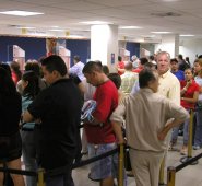 Al observar el comportamiento que han tenido las tasas que han manejado para su usuarios los diferentes bancos en el último semestre, hay una reducción generalizada de cerca de un punto porcentual, y los topes varían. La Opinión