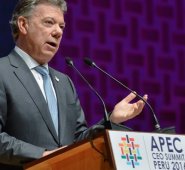 Por segunda vez, el presidente Juan Manuel Santos le extendió la invitación al uribismo para que haga parte de los diálogos de paz con el Eln. Colprensa