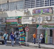 La apertura de casas de cambio, por parte del gobierno venezolano, no ha impedido que el bolívar en la zona de frontera siga devaluándose.  Archivo
