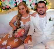 Familiares y amigos se unieron en la alegría que inunda al nuevo matrimonio. Cortesía