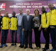 (De izquierda a derecha) Rafael Iznaga, entrenador; Ceiber Ávila, boxeador; Yuberjen Martínez, medallista de plata en los Juegos Olímpicos Rio 2016; Julio Torres Roca, presidente de la Federación Colombiana de Boxeo; Baltazar Medina, presidente de Comité Olímpico Colombiano; Clara Luz Roldán, directora de Coldeportes; Jorge Luis Vivas, boxeador.  Colprensa