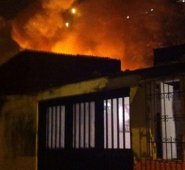 Tres menores de edad fallecieron anoche en un incendio que se produjo en el barrio Frontera de Chinchiná. Colprensa