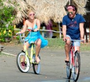 Carlos Vives y Shakira Tomada de Internet