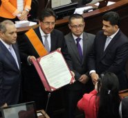 En el Congreso de la República abundan las leyes de honores y reconocimiento a personalidades, que resultan intrascendentes, pero costosas. Colprensa