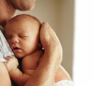 Son conscientes de que los tiempos han cambiado: la mujer de esta generación también trabaja y comparten con ella las tareas u oficios del hogar. Internet